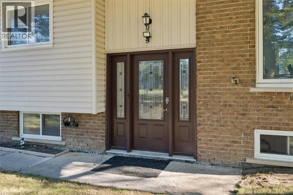 Single Family at 210 PATRICIA Crescent, Selwyn, Ontario - Photo 5 - RE/MAX Garden City Realty