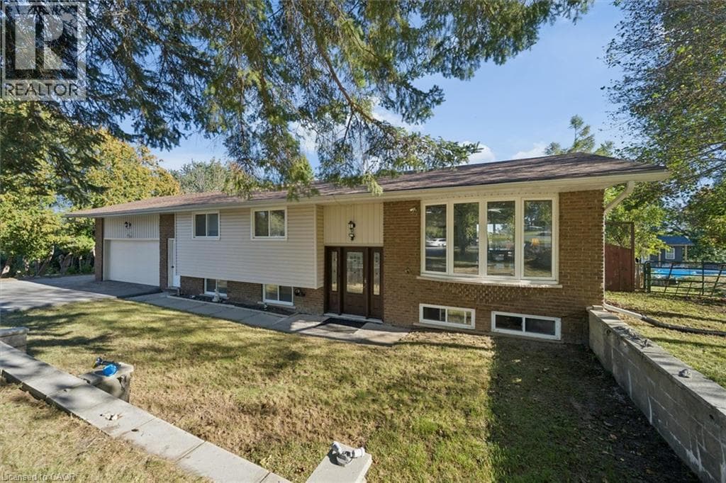Single Family at 210 PATRICIA Crescent, Selwyn, Ontario - Photo 3 - RE/MAX Garden City Realty
