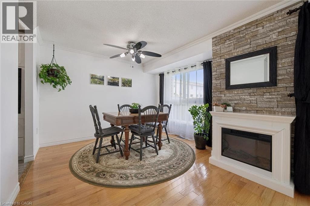 Single Family at 13- 54 GREEN VALLEY Drive, Kitchener, Ontario - Photo 10 - RE/MAX Garden City Realty