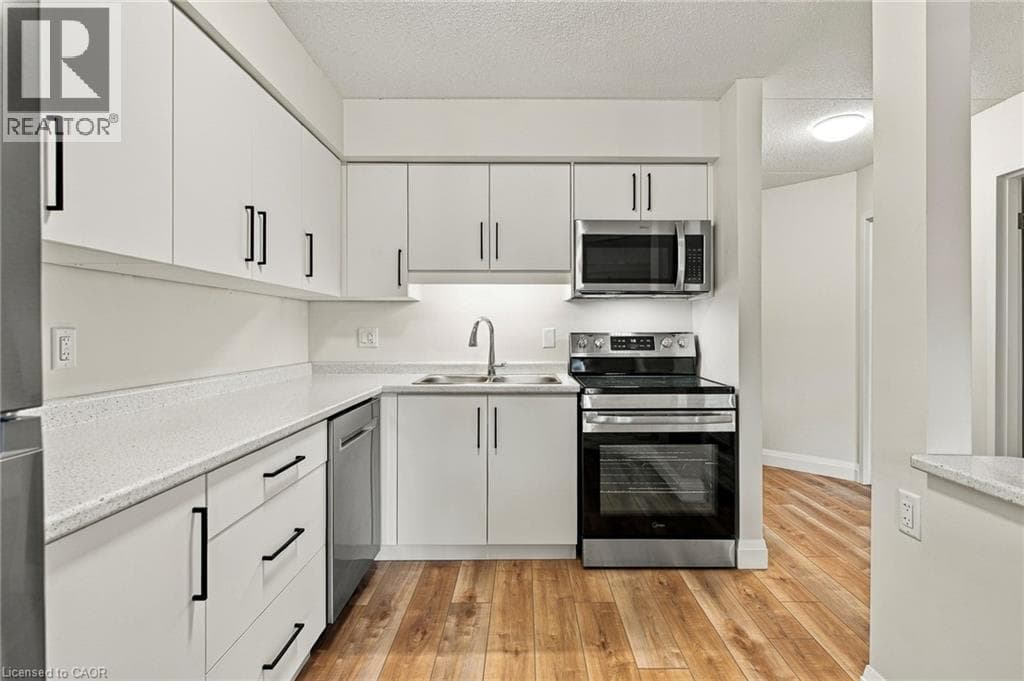 13- 3085 KINGSWAY Drive