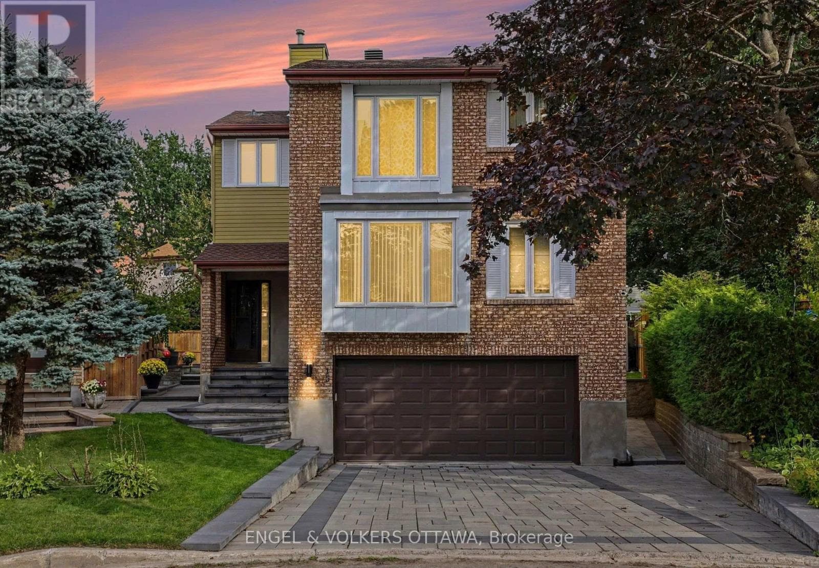 15 Archer Square