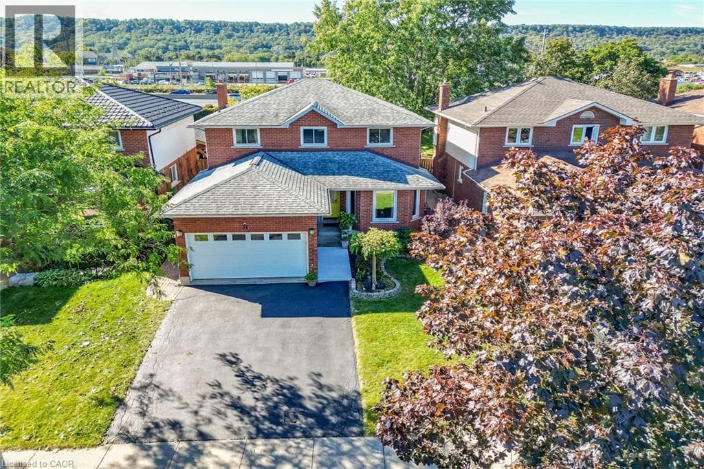 Single Family at 31 PRINCESS Boulevard, Grimsby, Ontario - Photo 2 - RE/MAX Garden City Realty