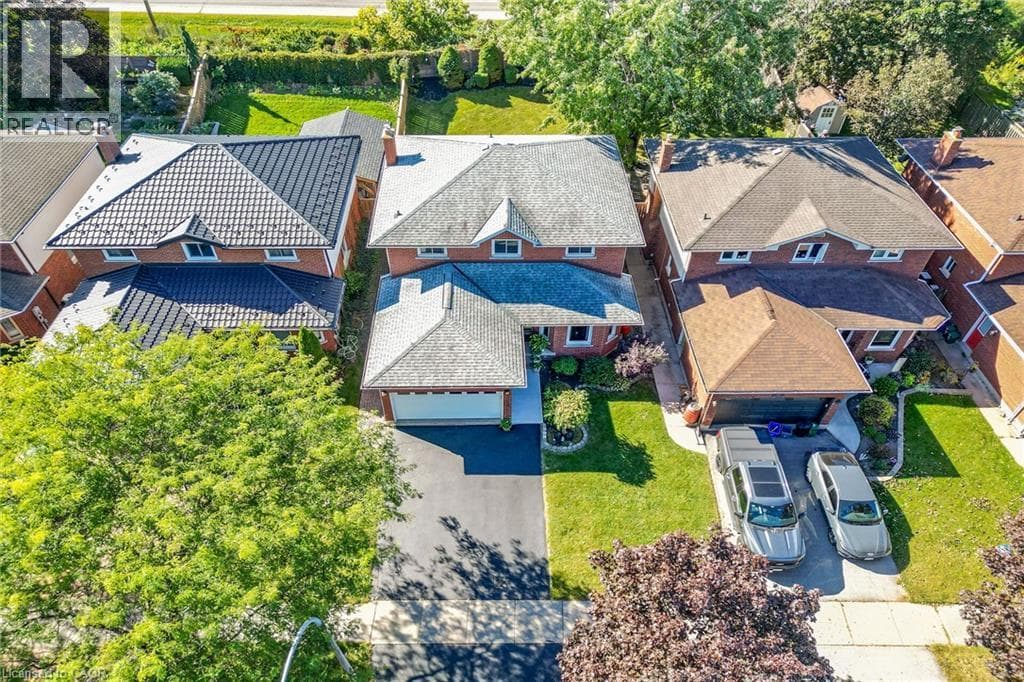 Single Family at 31 PRINCESS Boulevard, Grimsby, Ontario - Photo 4 - RE/MAX Garden City Realty