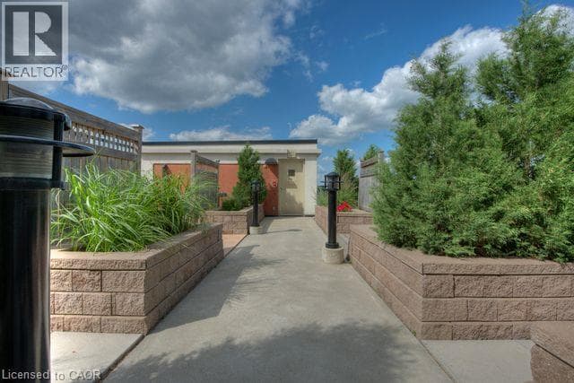 Single Family at 405- 404 KING Street, Kitchener, Ontario - Photo 6 - RE/MAX Garden City Realty
