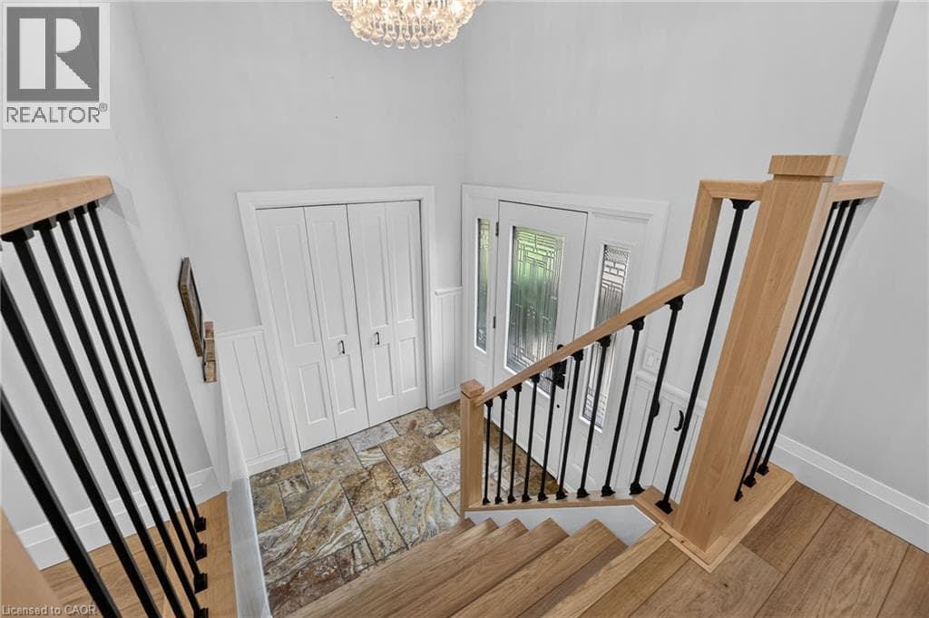 Single Family at 30 BAYVIEW Drive, Grimsby, Ontario - Photo 4 - RE/MAX Garden City Realty