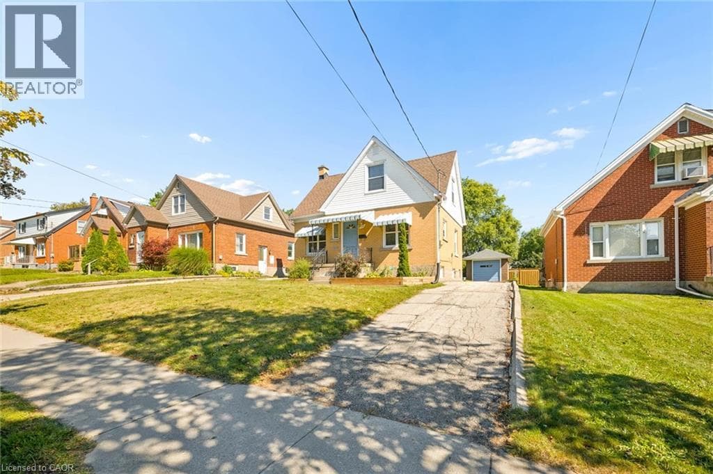 Single Family at 490 EAST Avenue, Kitchener, Ontario - Photo 3 - RE/MAX Garden City Realty