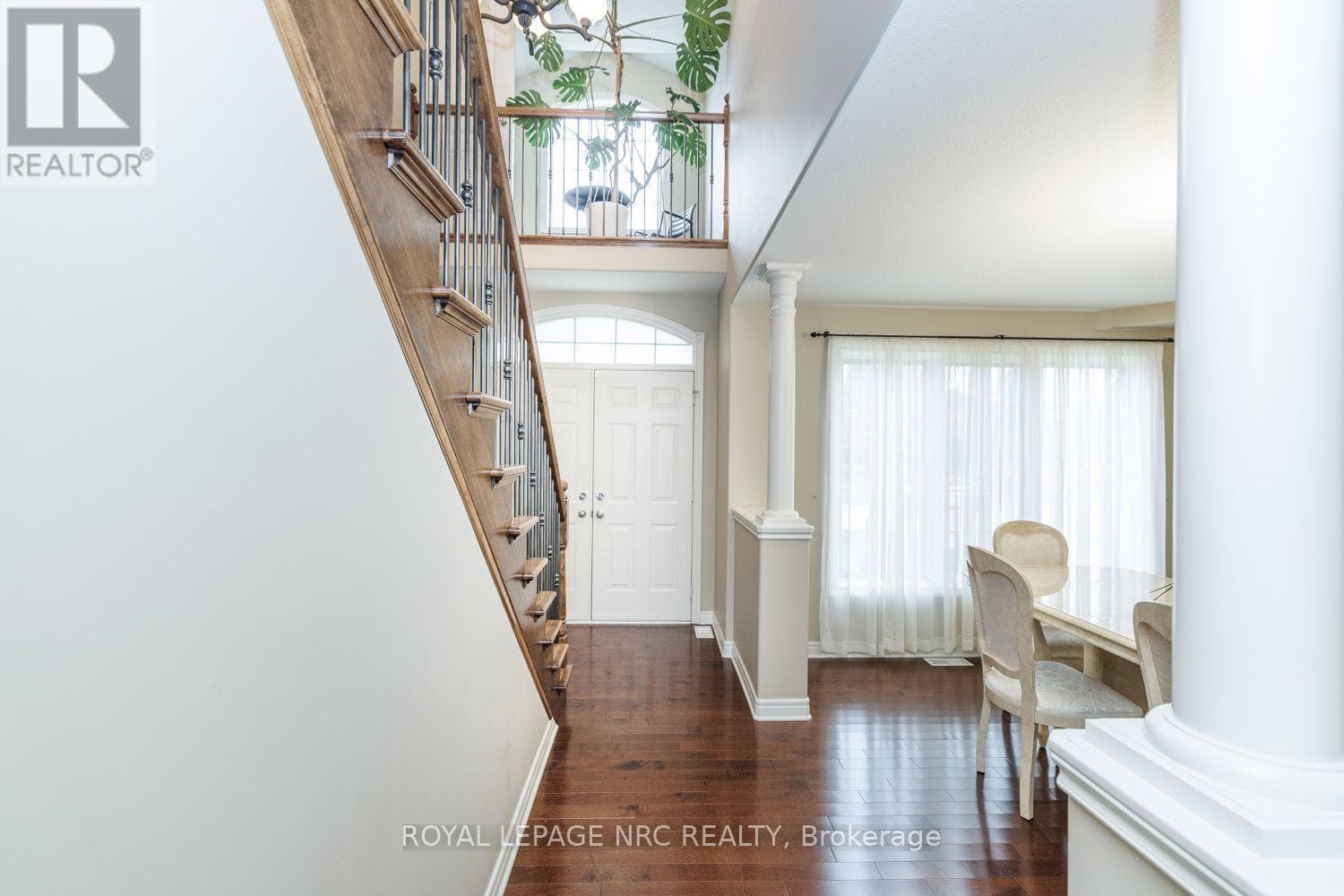 Single Family at 8394 Greenfield Crescent, Niagara Falls (Forestview), Ontario - Photo 5 - RE/MAX Garden City Realty