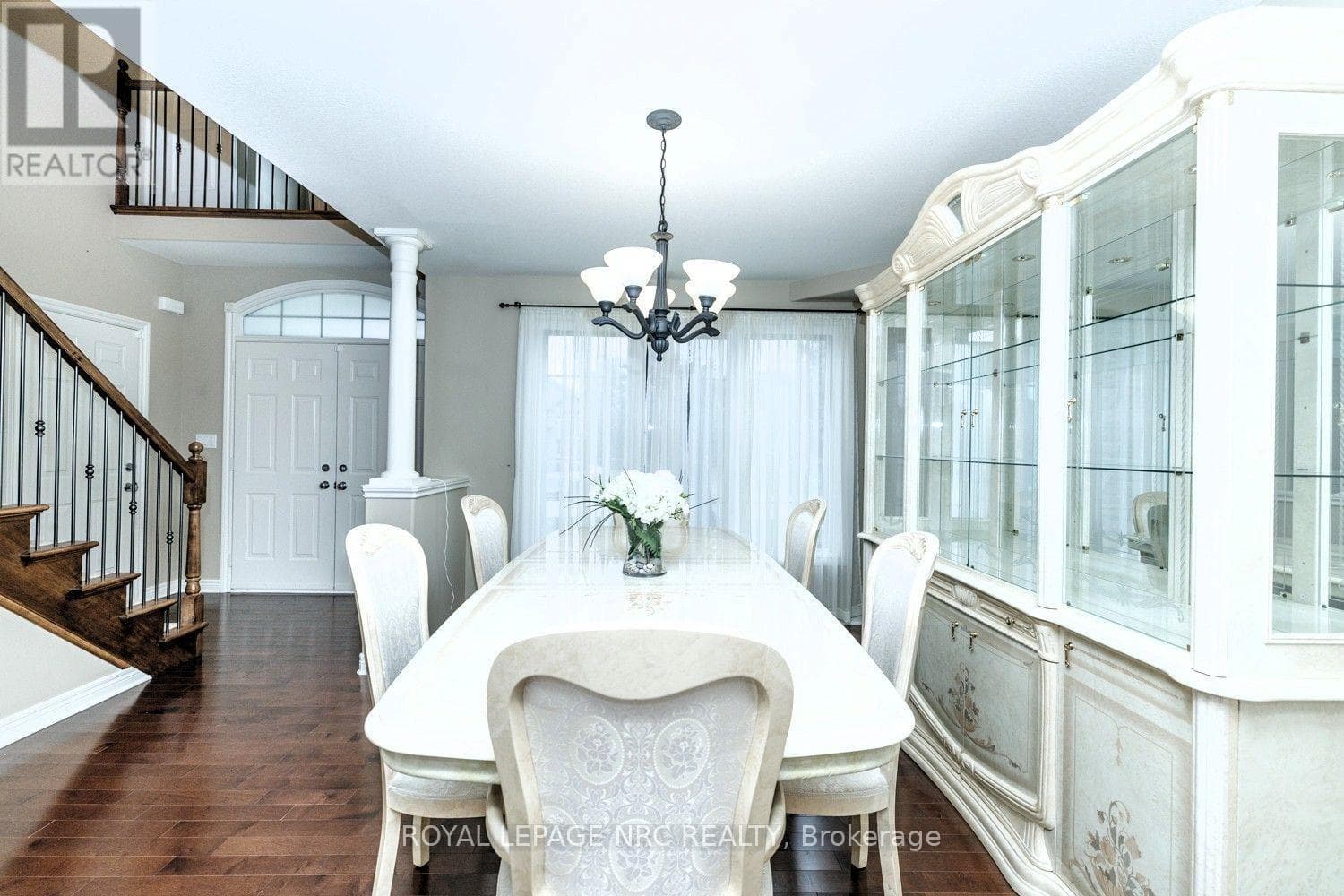 Single Family at 8394 Greenfield Crescent, Niagara Falls (Forestview), Ontario - Photo 6 - RE/MAX Garden City Realty
