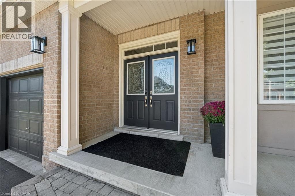 Single Family at 154 FALCONRIDGE Drive, Kitchener, Ontario - Photo 5 - RE/MAX Garden City Realty