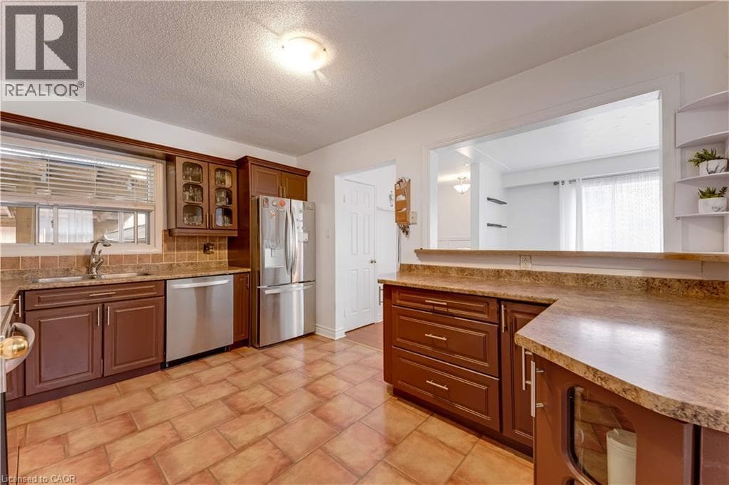 Single Family at 49 CARNABY Crescent, Kitchener, Ontario - Photo 9 - RE/MAX Garden City Realty