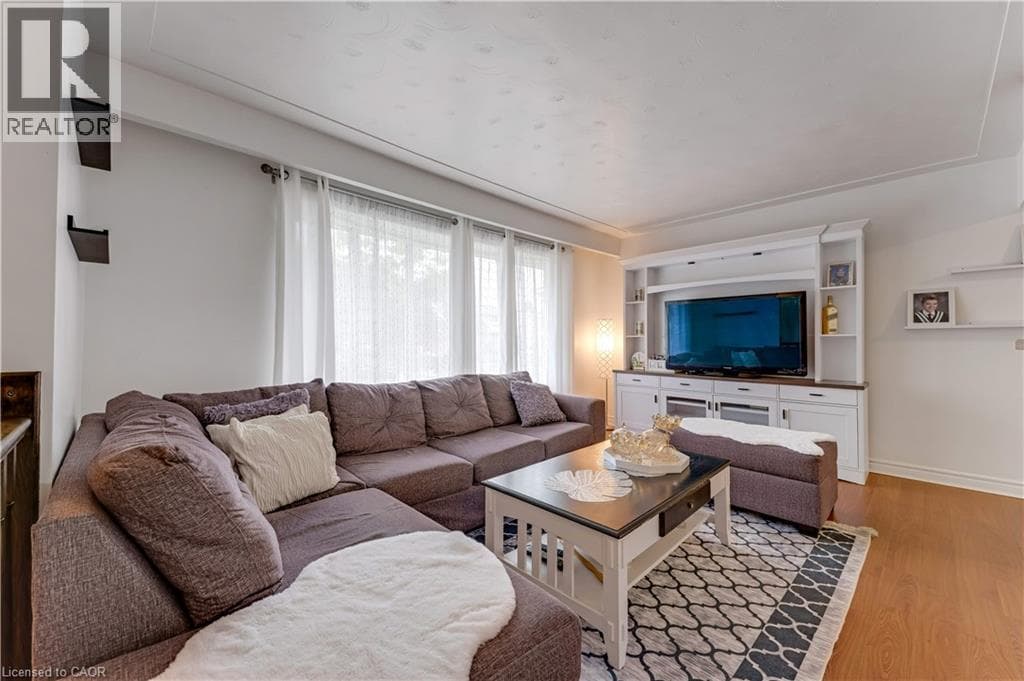 Single Family at 49 CARNABY Crescent, Kitchener, Ontario - Photo 6 - RE/MAX Garden City Realty