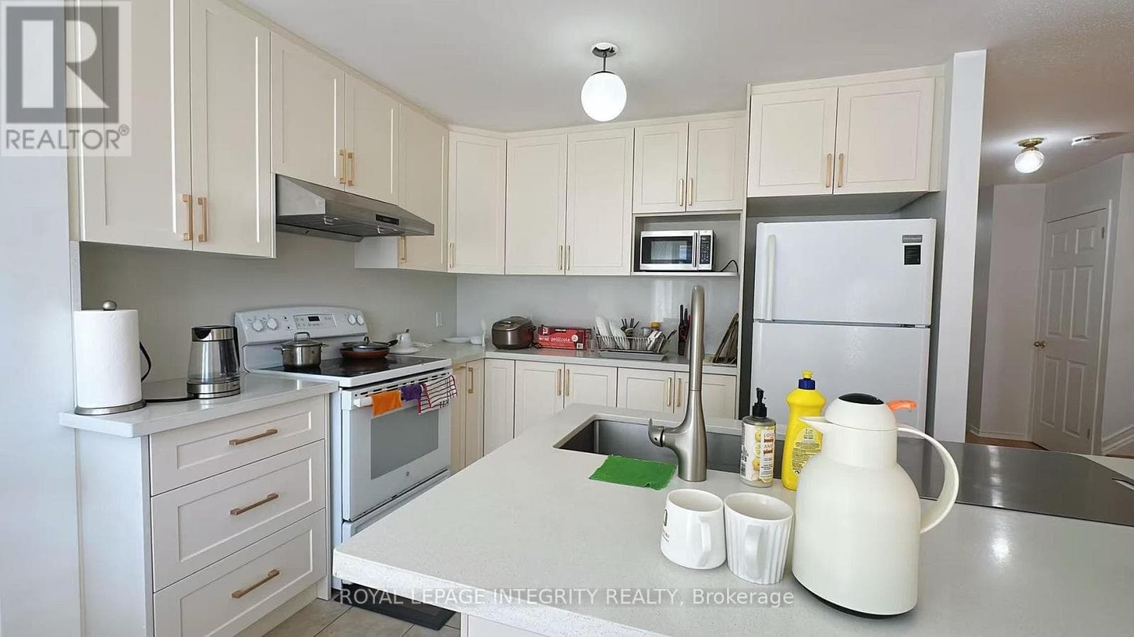 Single Family at 148 Grovemont Drive, Ottawa, Ontario - Photo 10 - RE/MAX Garden City Realty