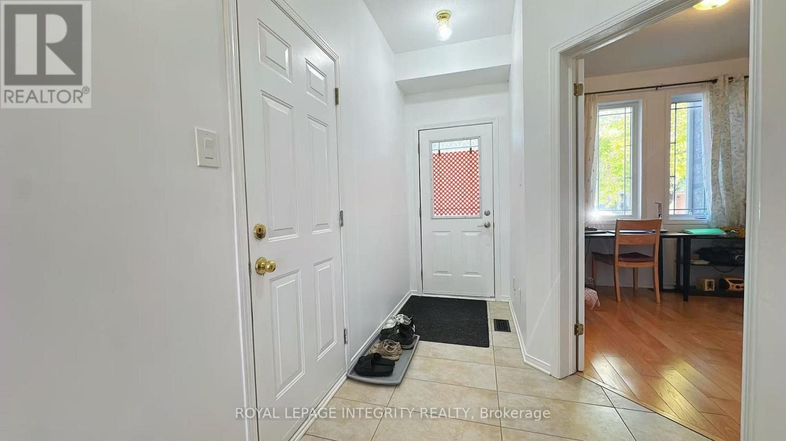 Single Family at 148 Grovemont Drive, Ottawa, Ontario - Photo 3 - RE/MAX Garden City Realty