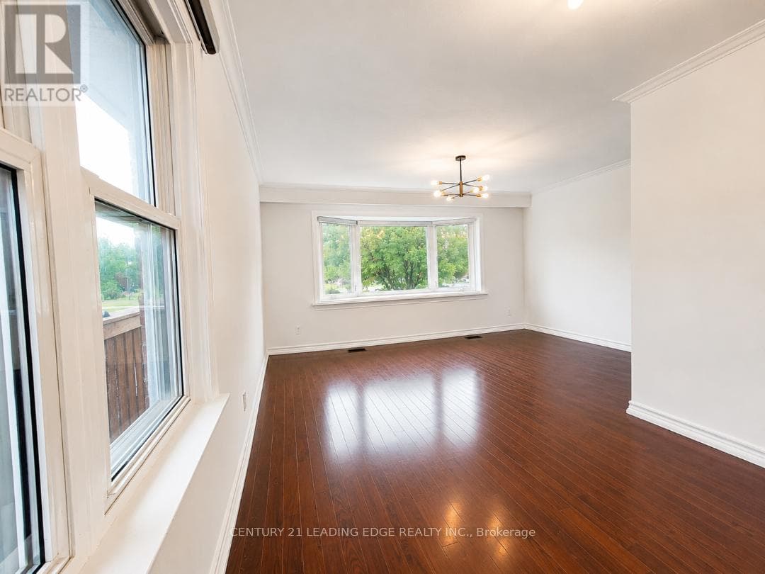 Single Family at 28 Eringate Drive, Toronto (Eringate-Centennial-West Deane), Ontario - Photo 4 - RE/MAX Garden City Realty