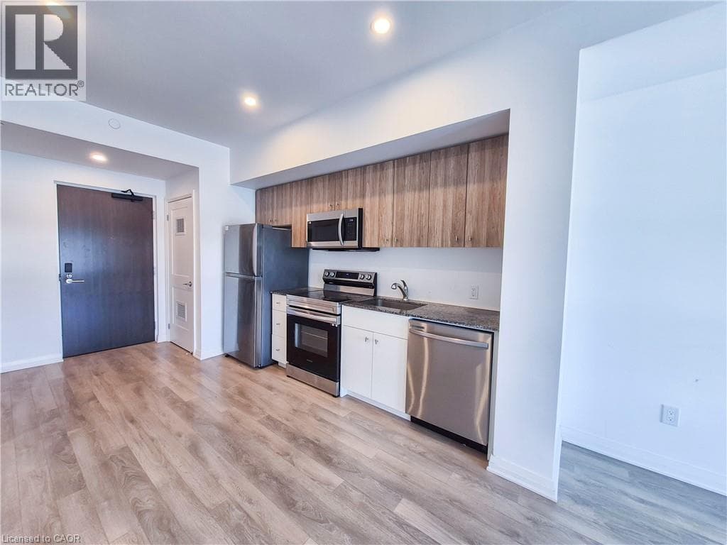 Single Family at 511- 101 GOLDEN EAGLE Road, Waterloo, Ontario - Photo 3 - RE/MAX Garden City Realty