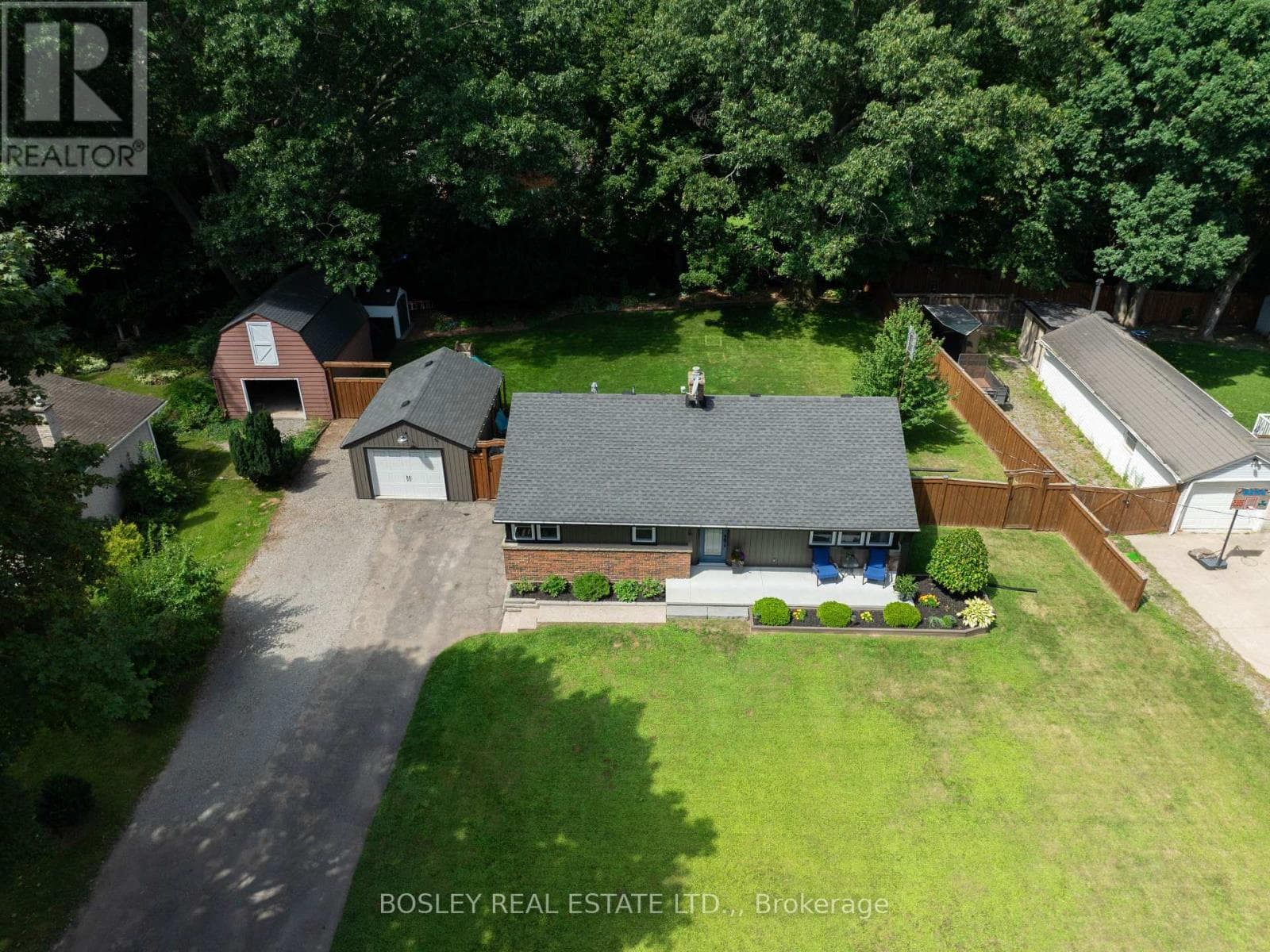 Single Family at 1180 Sunset Drive, Pelham (Fenwick), Ontario - Photo 9 - RE/MAX Garden City Realty