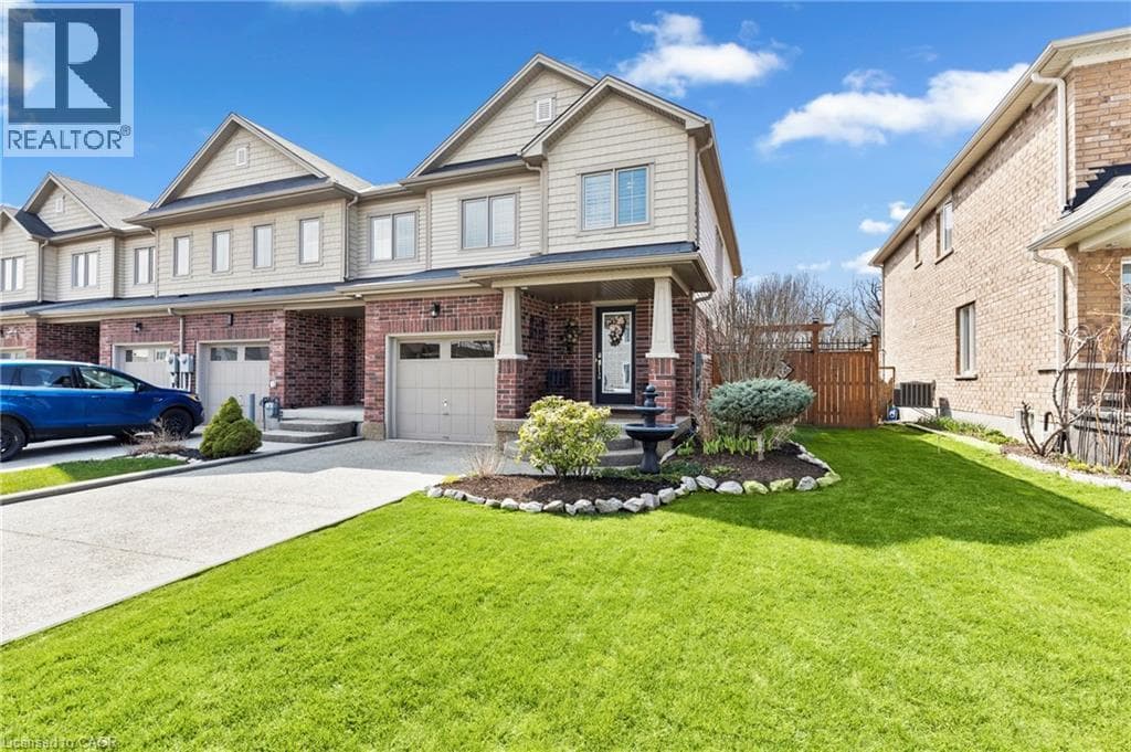 Single Family at 8679 DOGWOOD Crescent, Niagara Falls, Ontario - Photo 2 - RE/MAX Garden City Realty