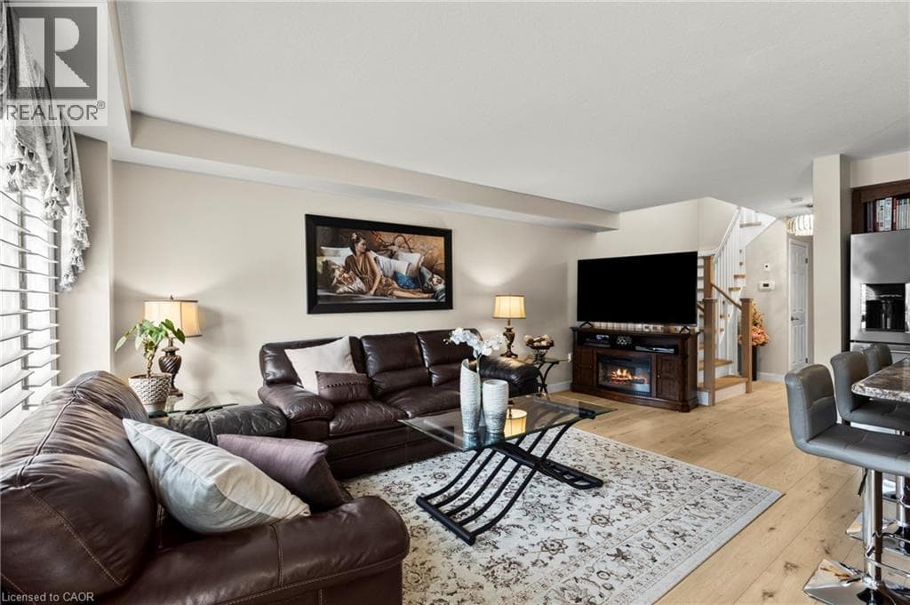 Single Family at 8679 DOGWOOD Crescent, Niagara Falls, Ontario - Photo 7 - RE/MAX Garden City Realty
