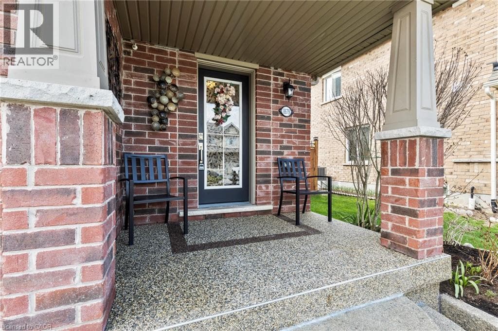 Single Family at 8679 DOGWOOD Crescent, Niagara Falls, Ontario - Photo 3 - RE/MAX Garden City Realty