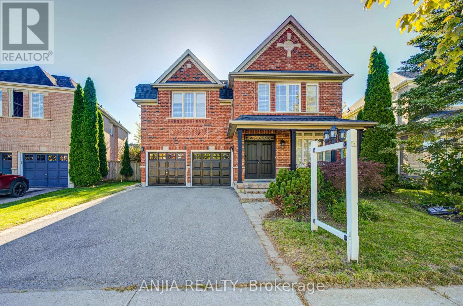 16 Forest Manor Place
