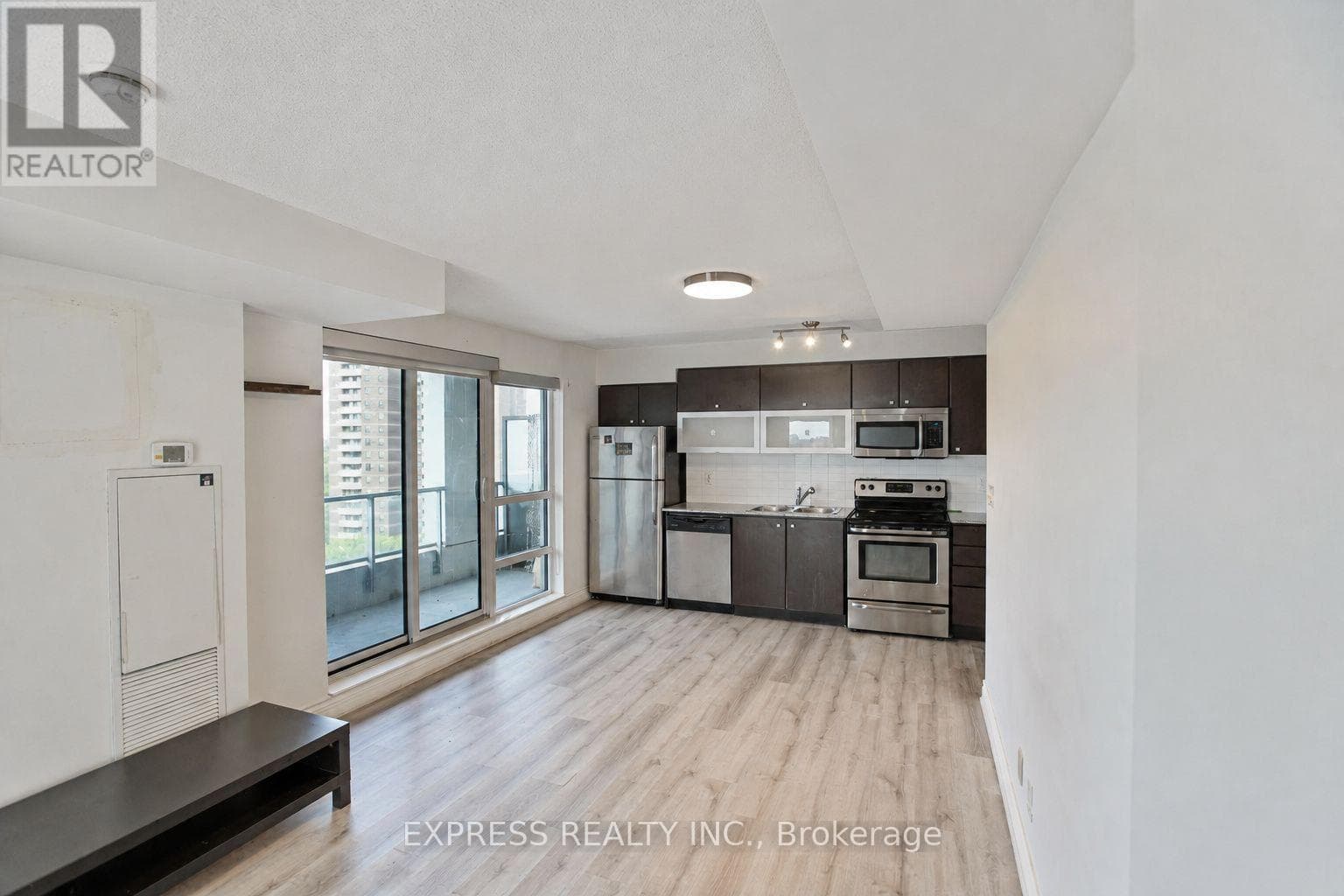 Single Family at 1105- 2015 Sheppard Avenue, Toronto (Henry Farm), Ontario - Photo 6 - RE/MAX Garden City Realty