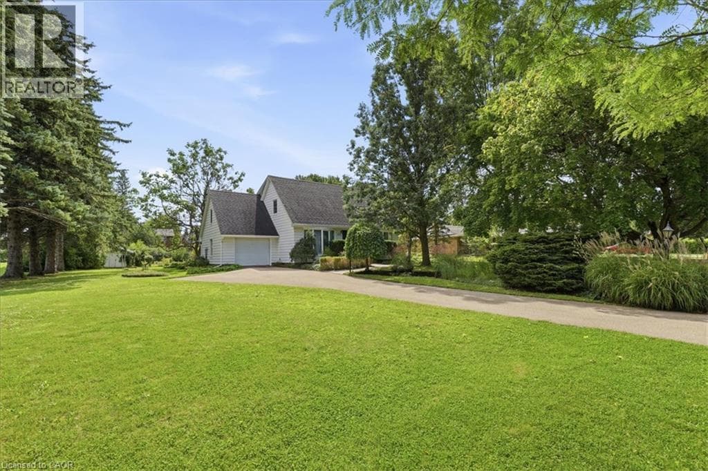 Single Family at 419 FORESTLAWN Road, Waterloo, Ontario - Photo 7 - RE/MAX Garden City Realty