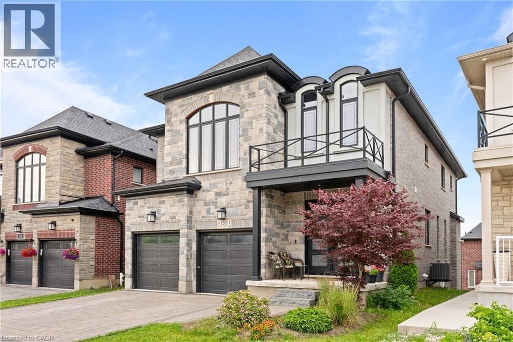 Single Family at 130 PONDCLIFFE Drive, Kitchener, Ontario - Photo 3 - RE/MAX Garden City Realty