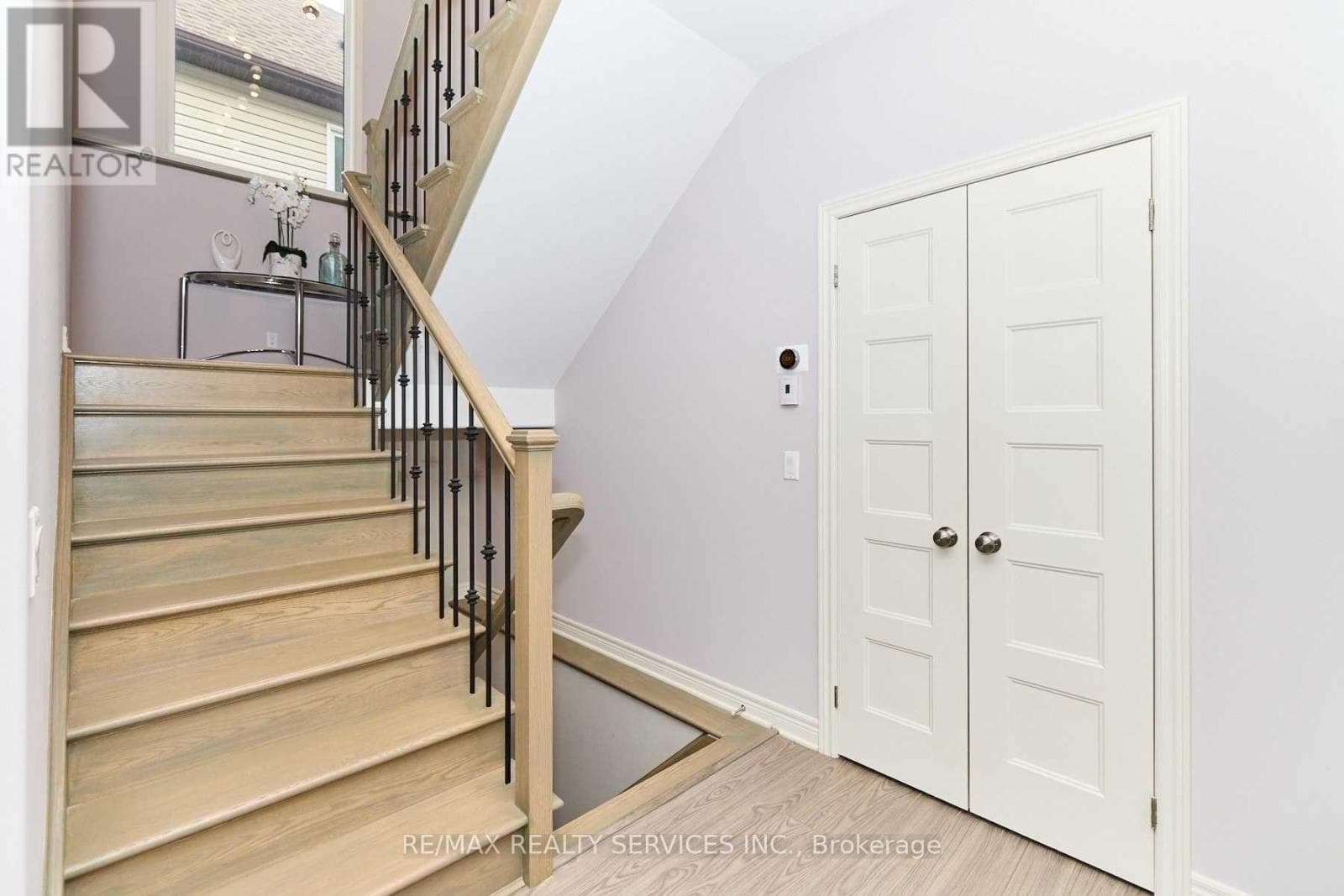 Single Family at Upper- 6045 Ernest Crescent, Niagara Falls (Forestview), Ontario - Photo 10 - RE/MAX Garden City Realty
