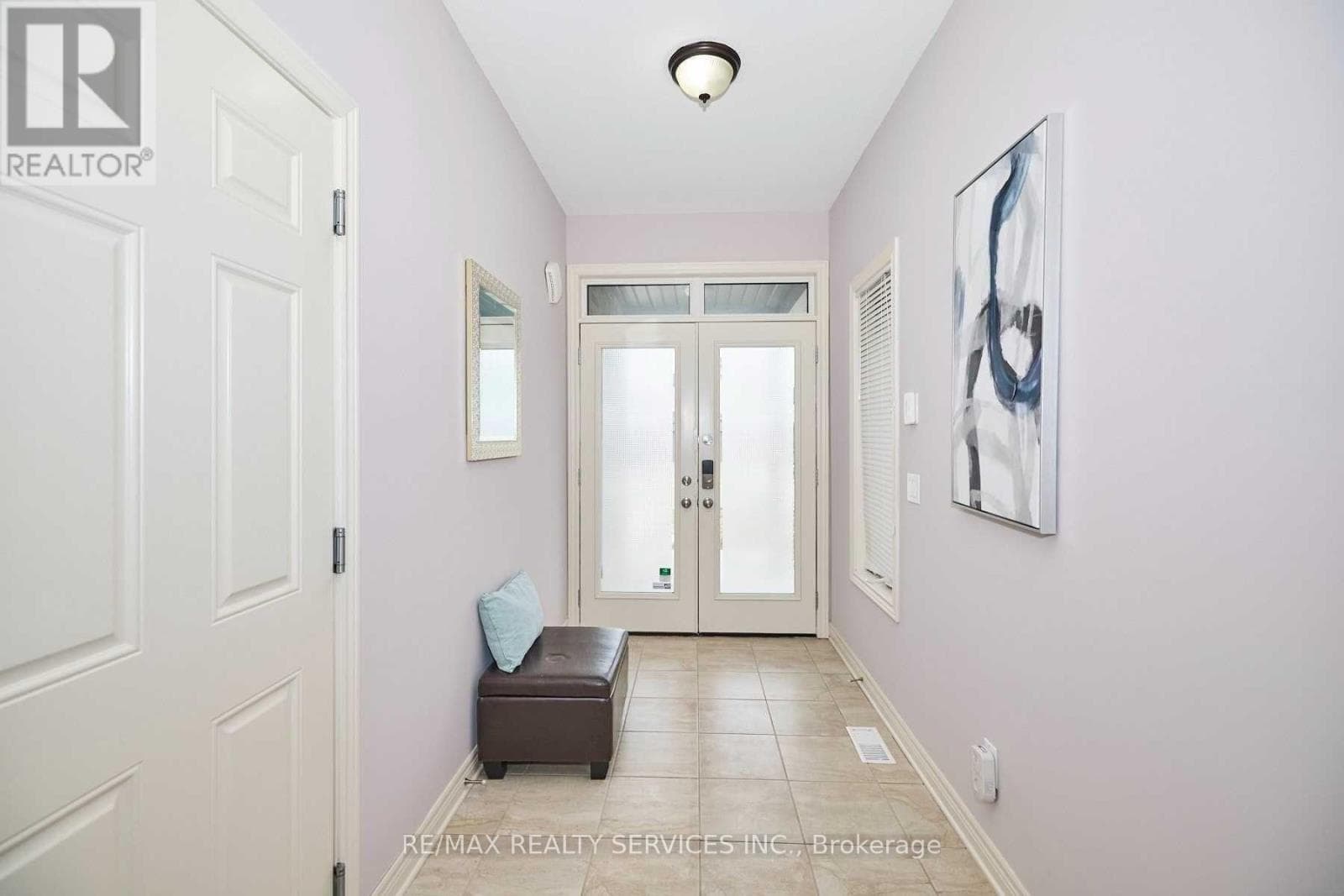 Single Family at Upper- 6045 Ernest Crescent, Niagara Falls (Forestview), Ontario - Photo 2 - RE/MAX Garden City Realty