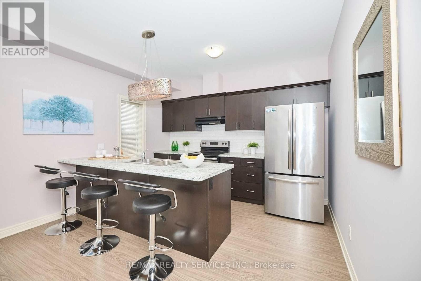 Single Family at Upper- 6045 Ernest Crescent, Niagara Falls (Forestview), Ontario - Photo 6 - RE/MAX Garden City Realty