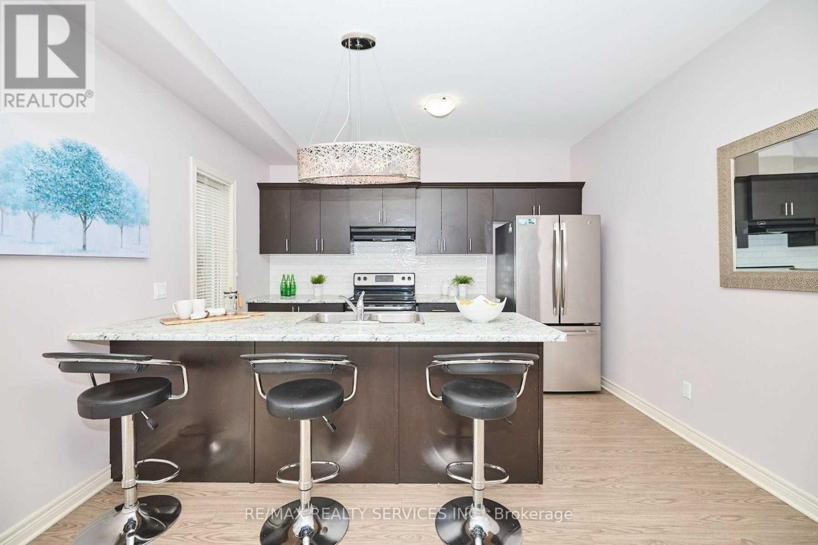 Single Family at Upper- 6045 Ernest Crescent, Niagara Falls (Forestview), Ontario - Photo 7 - RE/MAX Garden City Realty