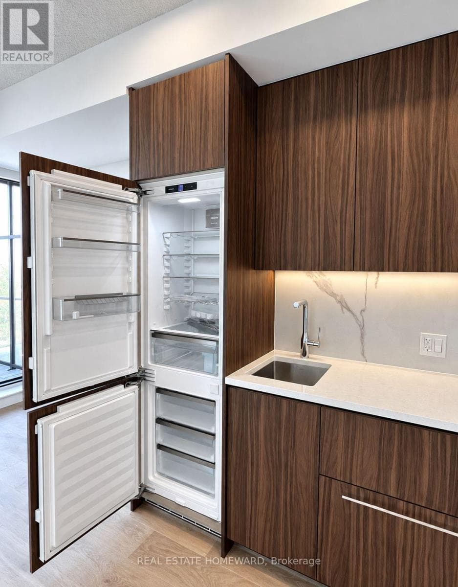 Single Family at 2707- 68 Esther Shiner Boulevard, Toronto (Bayview Village), Ontario - Photo 4 - RE/MAX Garden City Realty