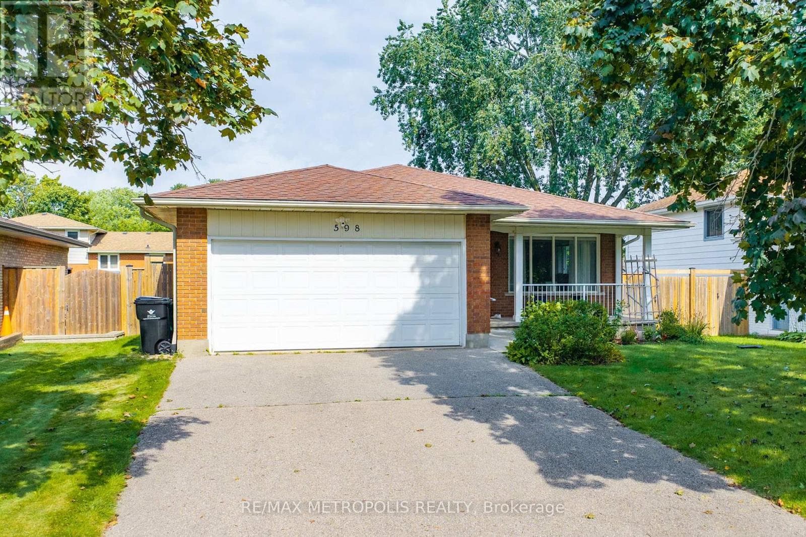 598 Black Oak Crescent