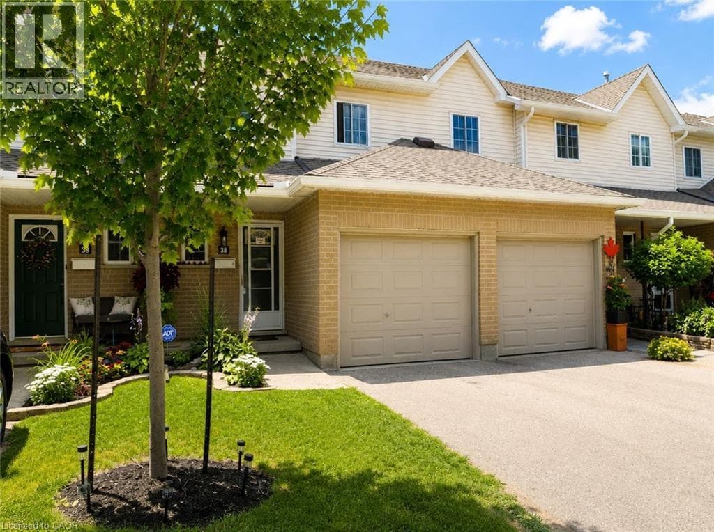 Single Family at 38- 10 HOLBORN Court, Kitchener, Ontario - Photo 3 - RE/MAX Garden City Realty