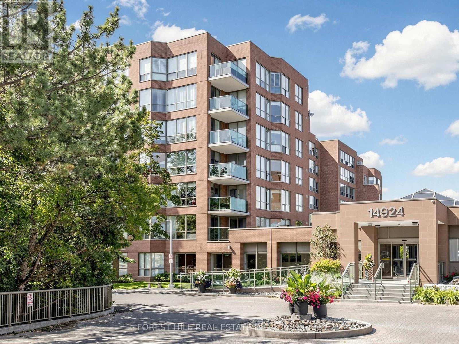 225- 14924 Yonge Street