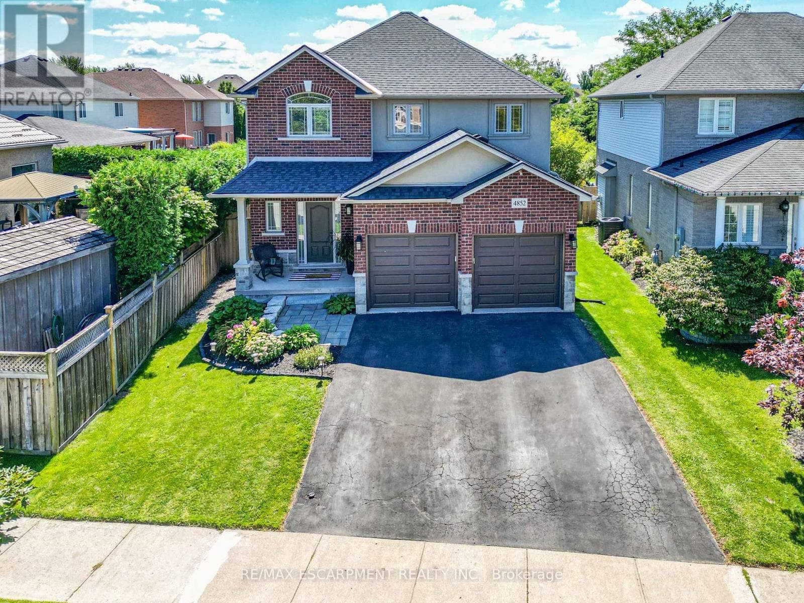 Single Family at 4852 Northgate Crescent, Lincoln (Beamsville), Ontario - Photo 5 - RE/MAX Garden City Realty