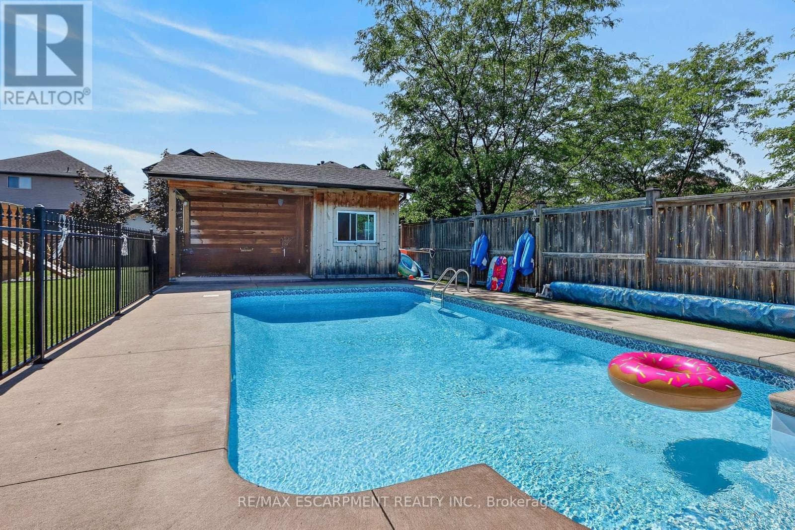 Single Family at 4852 Northgate Crescent, Lincoln (Beamsville), Ontario - Photo 7 - RE/MAX Garden City Realty