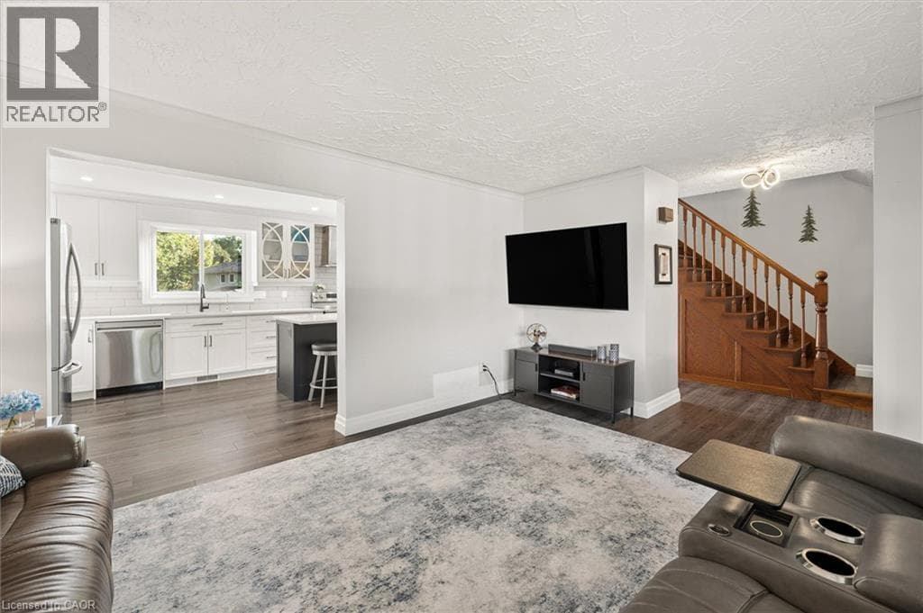 Single Family at 60 CHERRYTREE Court, Kitchener, Ontario - Photo 10 - RE/MAX Garden City Realty