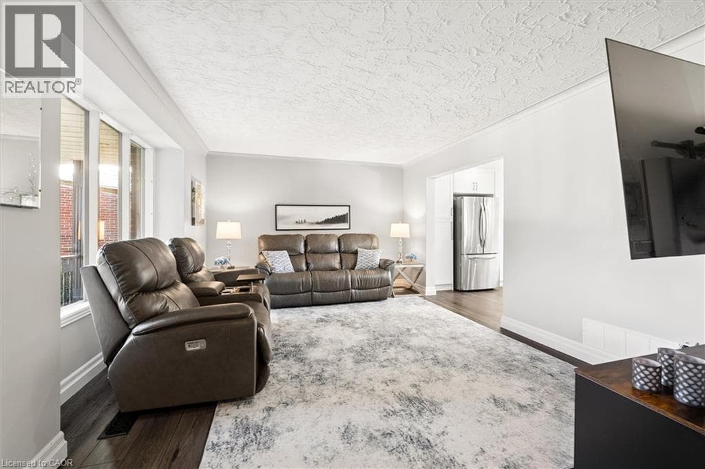 Single Family at 60 CHERRYTREE Court, Kitchener, Ontario - Photo 8 - RE/MAX Garden City Realty