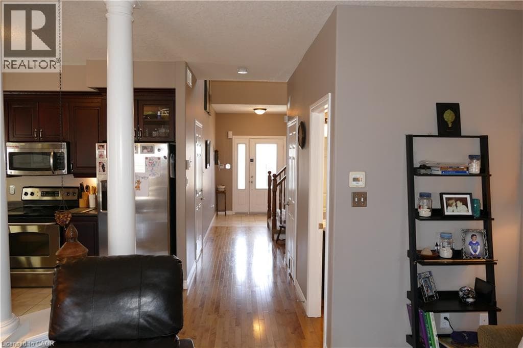 Single Family at 466 SIENNA Crescent, Kitchener, Ontario - Photo 6 - RE/MAX Garden City Realty