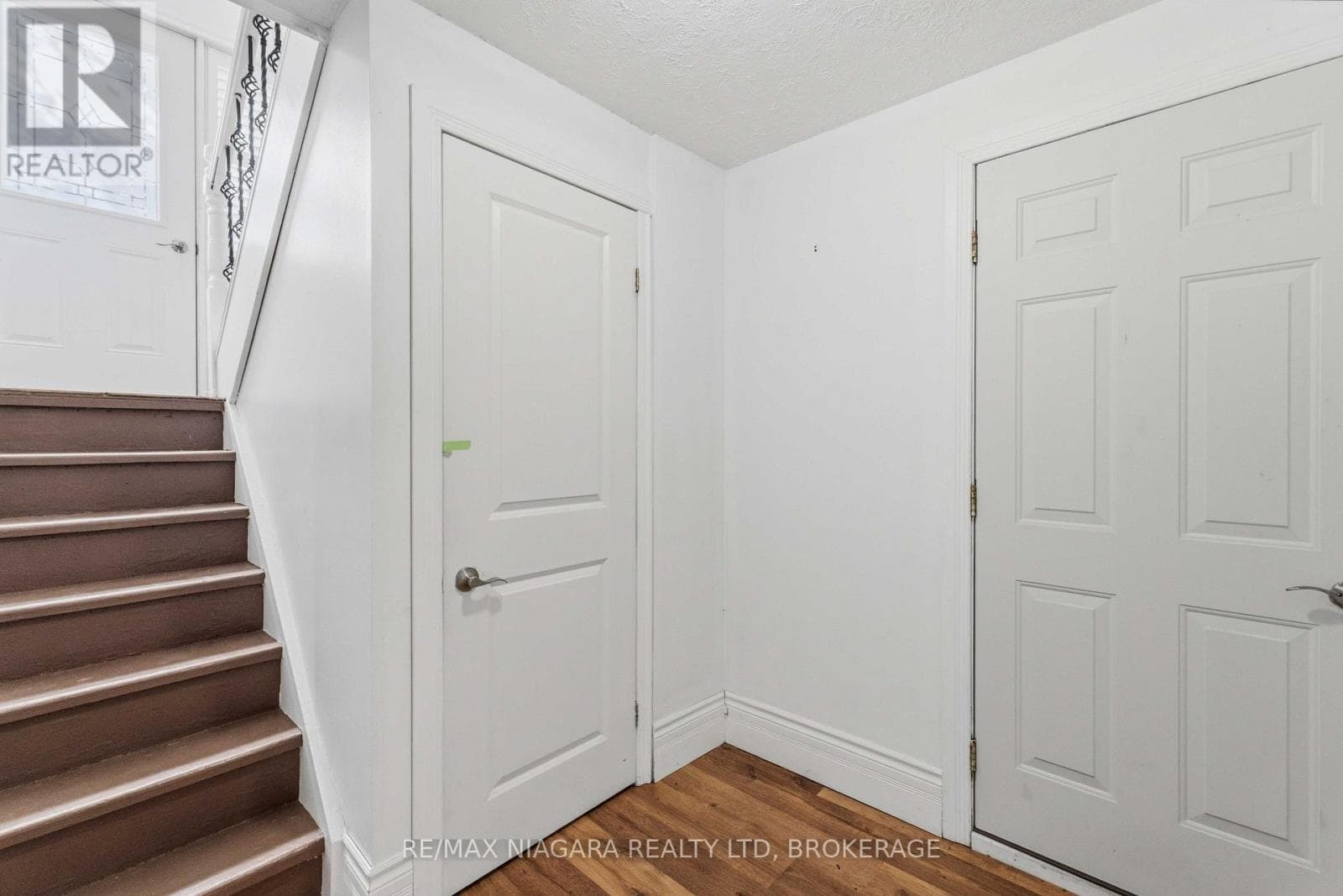 Single Family at 60 Brant Avenue, Welland (N. Welland), Ontario - Photo 8 - RE/MAX Garden City Realty