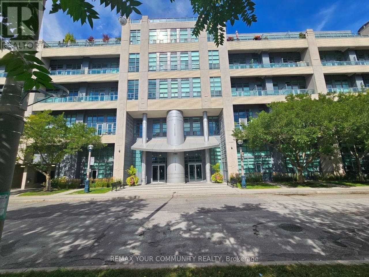 210- 380 Macpherson Avenue