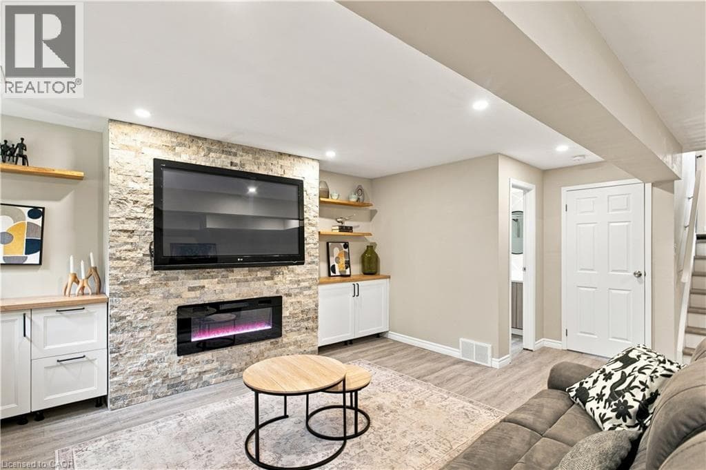 Single Family at 447 DRUMMERHILL Crescent, Waterloo, Ontario - Photo 7 - RE/MAX Garden City Realty