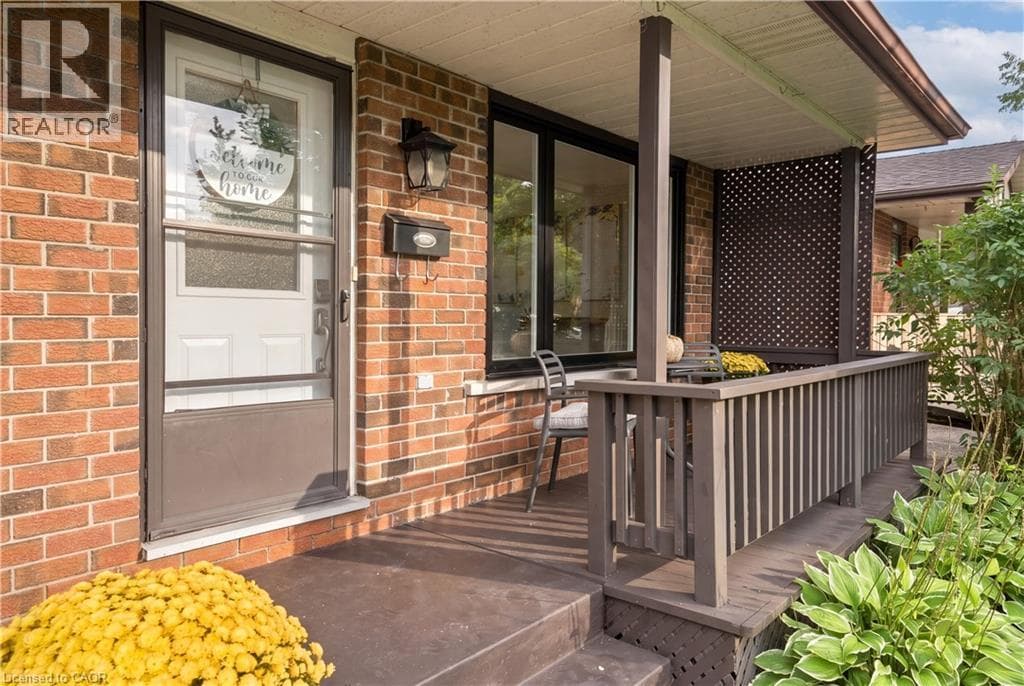 Single Family at 447 DRUMMERHILL Crescent, Waterloo, Ontario - Photo 2 - RE/MAX Garden City Realty