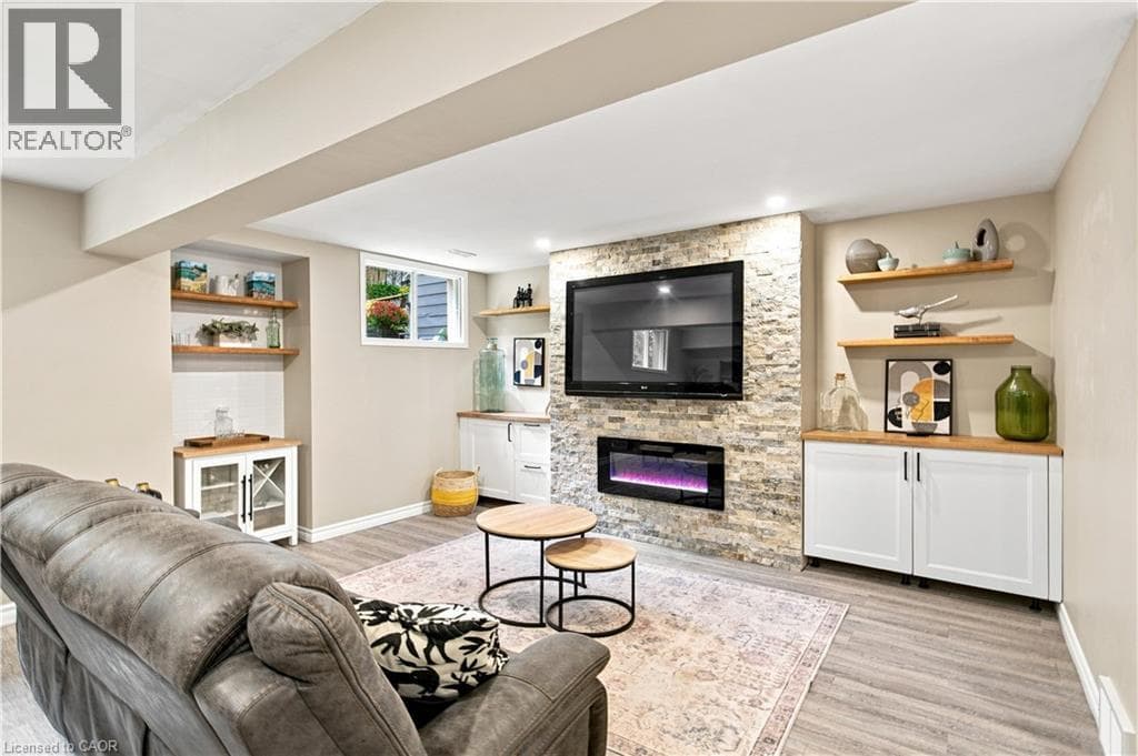 Single Family at 447 DRUMMERHILL Crescent, Waterloo, Ontario - Photo 10 - RE/MAX Garden City Realty