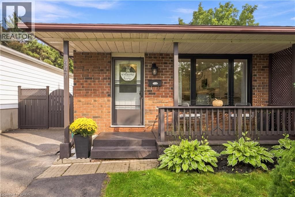 Single Family at 447 DRUMMERHILL Crescent, Waterloo, Ontario - Photo 4 - RE/MAX Garden City Realty