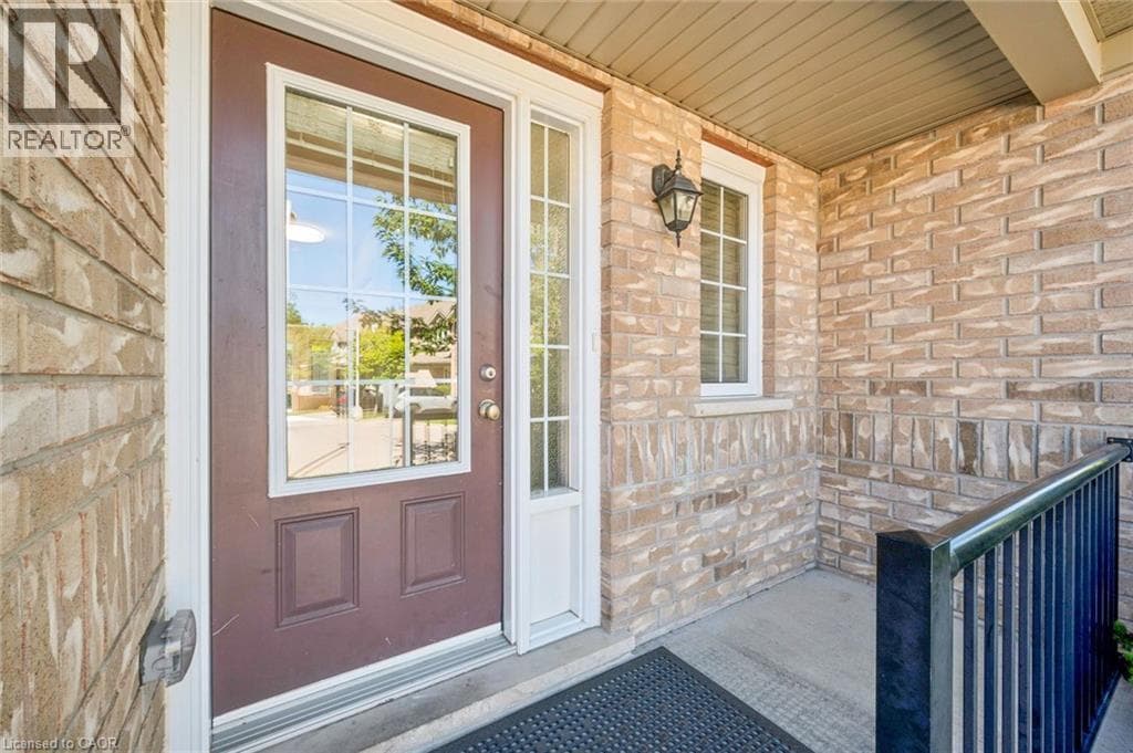 Single Family at 24- 555 CHABLIS Drive, Waterloo, Ontario - Photo 4 - RE/MAX Garden City Realty