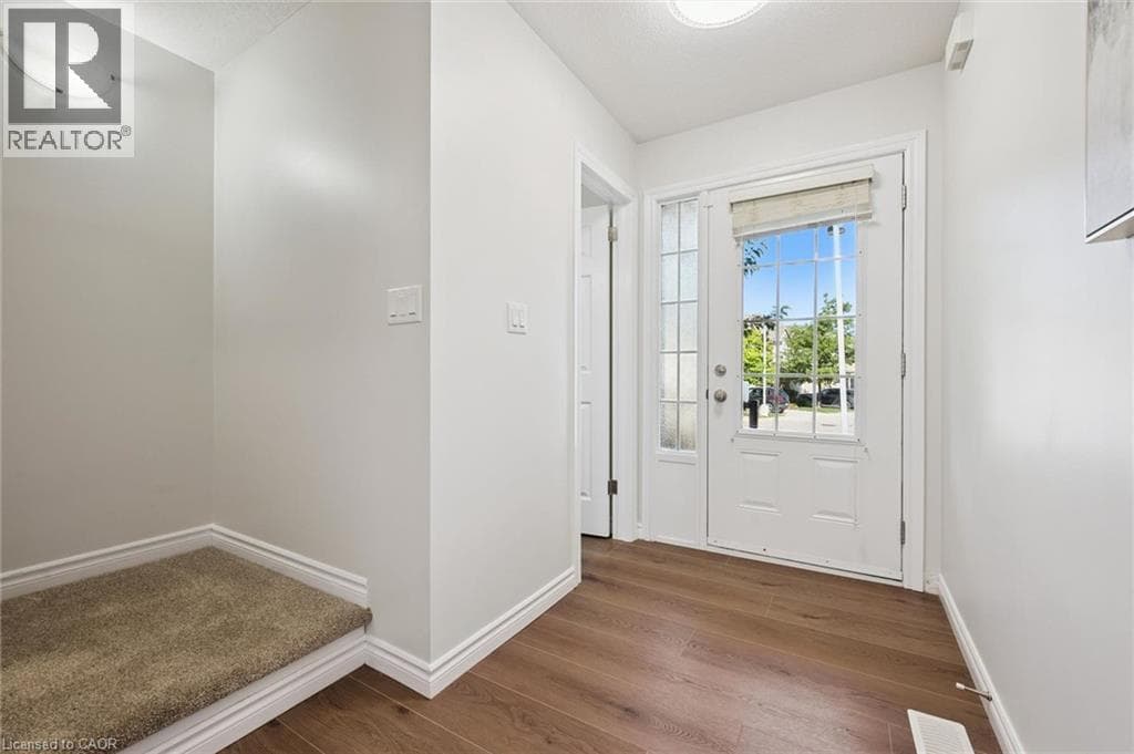 Single Family at 24- 555 CHABLIS Drive, Waterloo, Ontario - Photo 5 - RE/MAX Garden City Realty