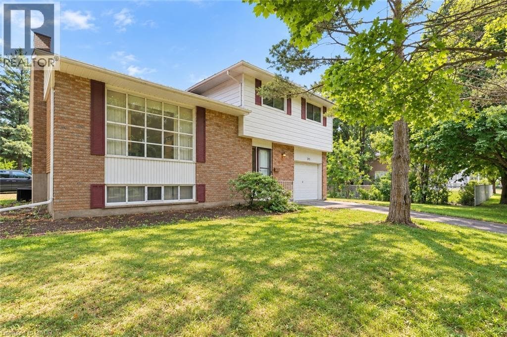 395 MOSSOM Place