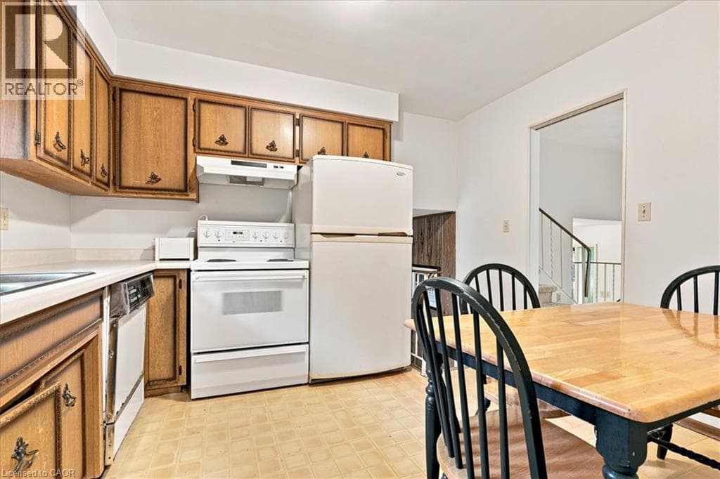 Single Family at 395 MOSSOM Place, Waterloo, Ontario - Photo 9 - RE/MAX Garden City Realty